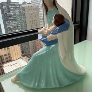 Mary and Baby Jesus ceramic figurine Hollander Mold Ceramics